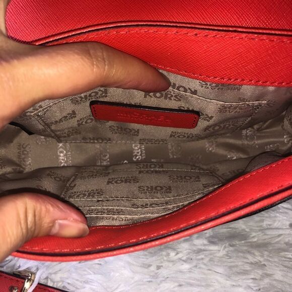 ‎MICHAEL Kors Greenwich Small Flap Crossbody Bag - Picture 3 of 8